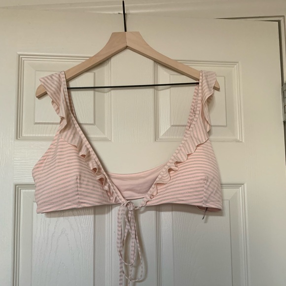 aerie Other - Aerie Pink Striped Plus Size Bikini Top